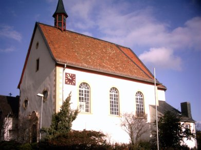 Simultankirche Bechenheim (1755, höchstgelegene Kirche Rheinhessens 327 m)